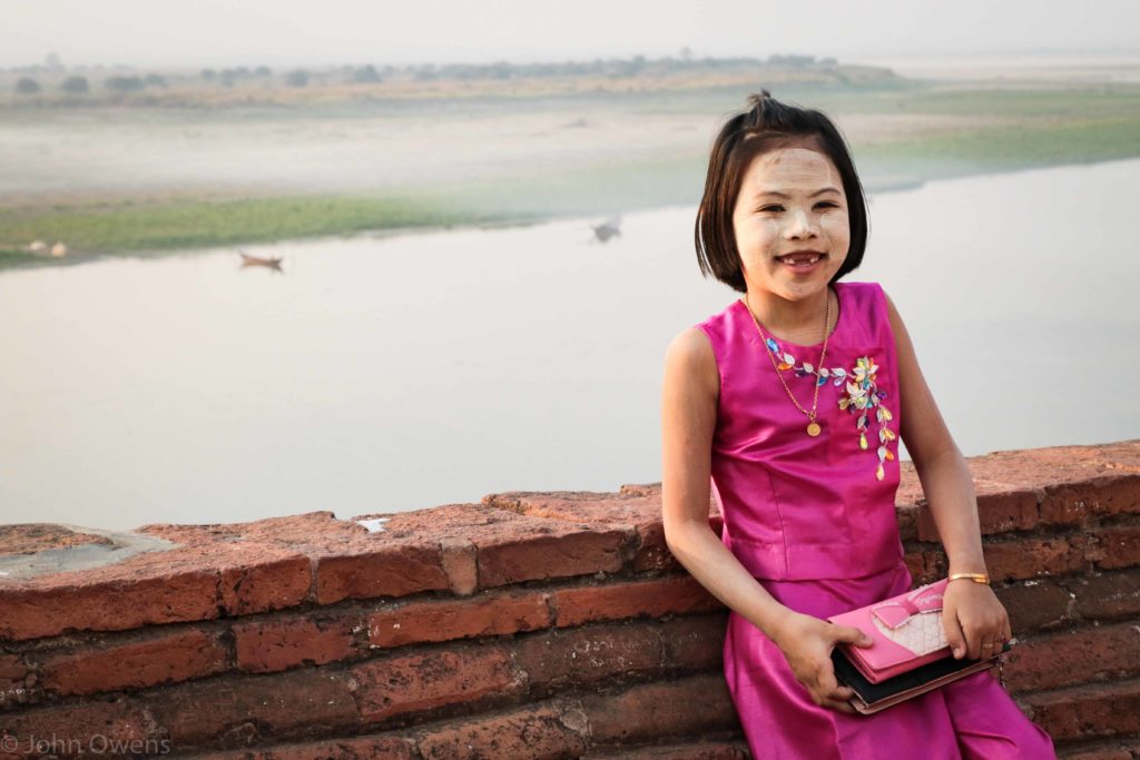 Girl 1 of 1 1 1024x683 Mandalay : U Bein, Aramapura, Mandalay Hills, Mahamuni
